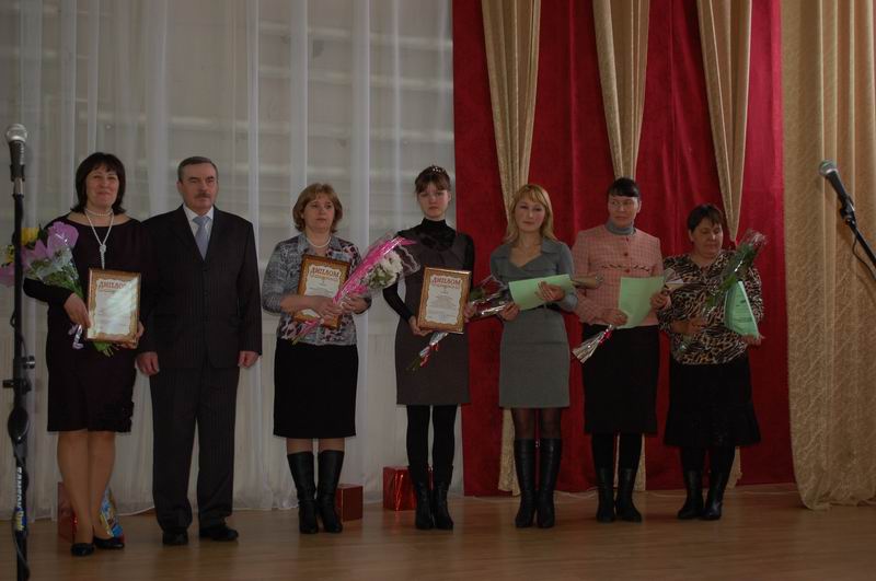 призеры и финалисты конкурса  Воспитатель года - 2012.JPG